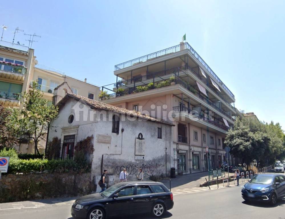 Magazzino - Deposito in Affitto - immagine 2 di 16